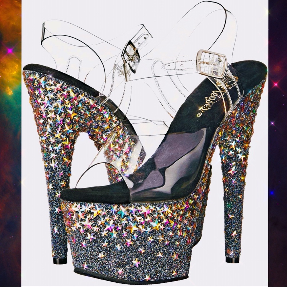Hologram stars platform pleasers